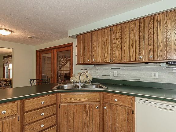 5th image of 9079 Aileen Dr