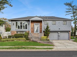 740 Eagle Dr, Valley Stream, NY 11581