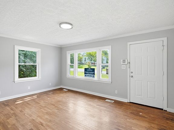 3rd image of 2706 Jefferson Ave