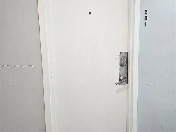 750 Collins Ave APT 201, Miami Beach, FL 33139