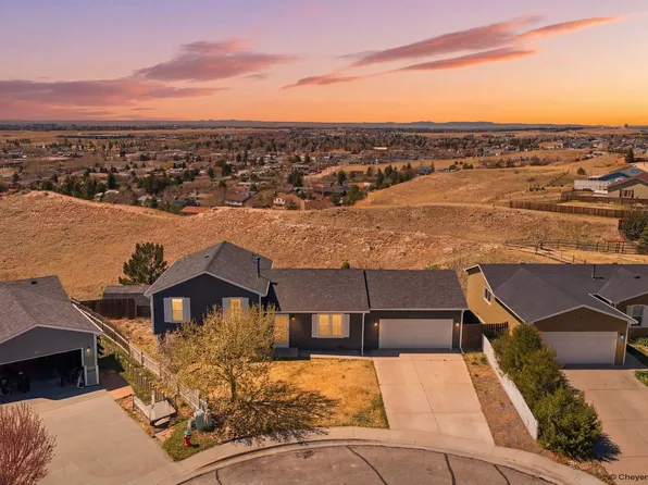 5206 View Point Ct, Cheyenne, WY 82009