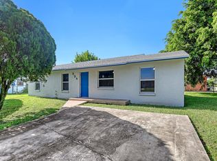 324 W 5th Ter, Pahokee, FL 33476
