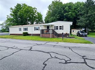 8 Erin Dr, Plainfield, CT 06374