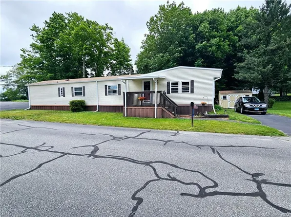 8 Erin Drive, Plainfield, CT 06374