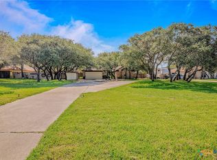 1402 S Saunders St, Aransas Pass, TX 78336
