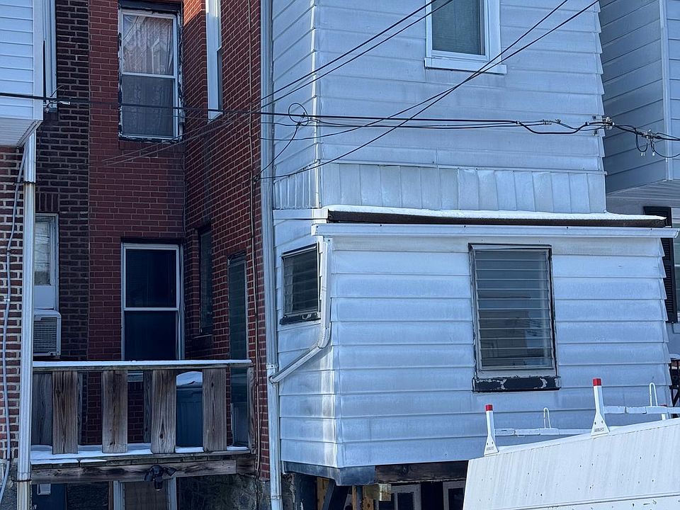 2nd image of 709 N 67th St