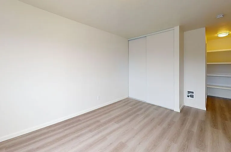 410 Evelyn Ave — Photo 12