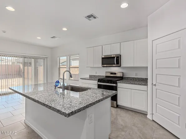 9745 E Gray Hawk Dr, Tucson, AZ 85730