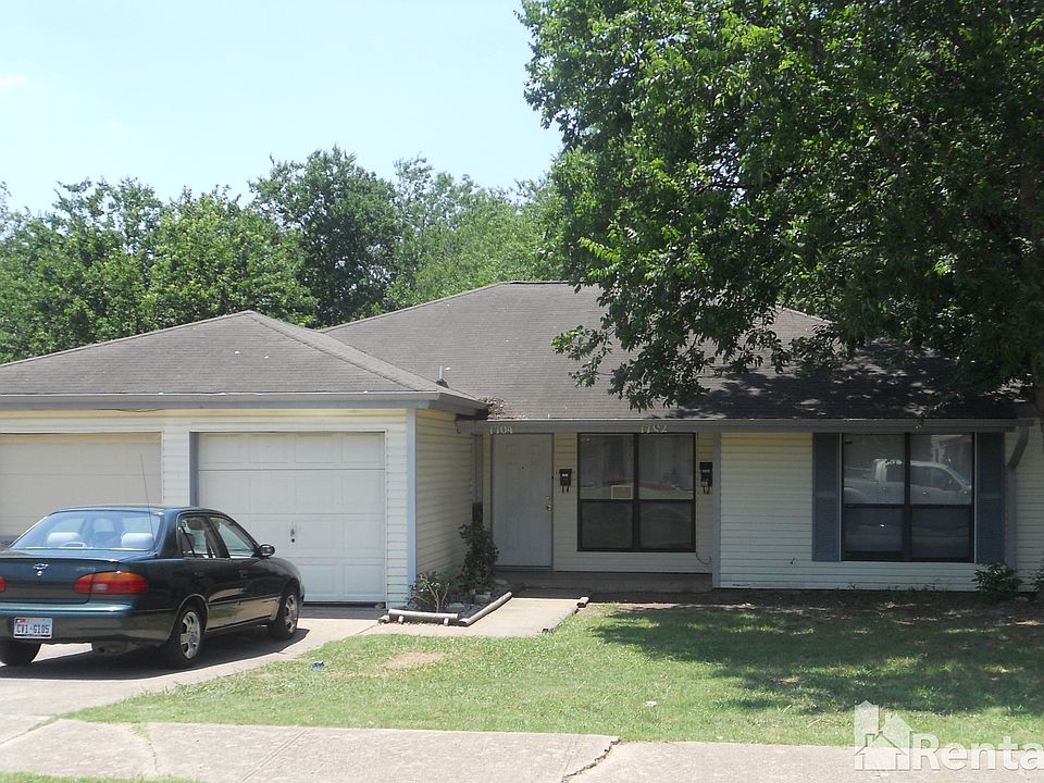 1st image of 1704 Poage Ave