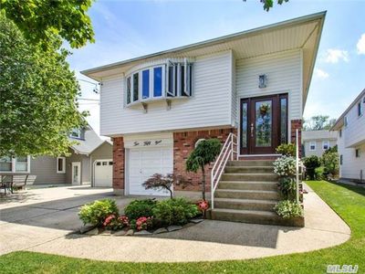 259 Village Ave, Lynbrook, NY, 11563