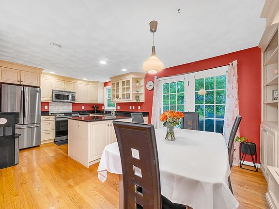 4th image of 855 Wellman Ave #855