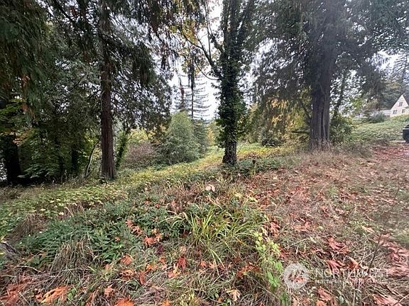 4th image of 2 W Sherman Heights Road