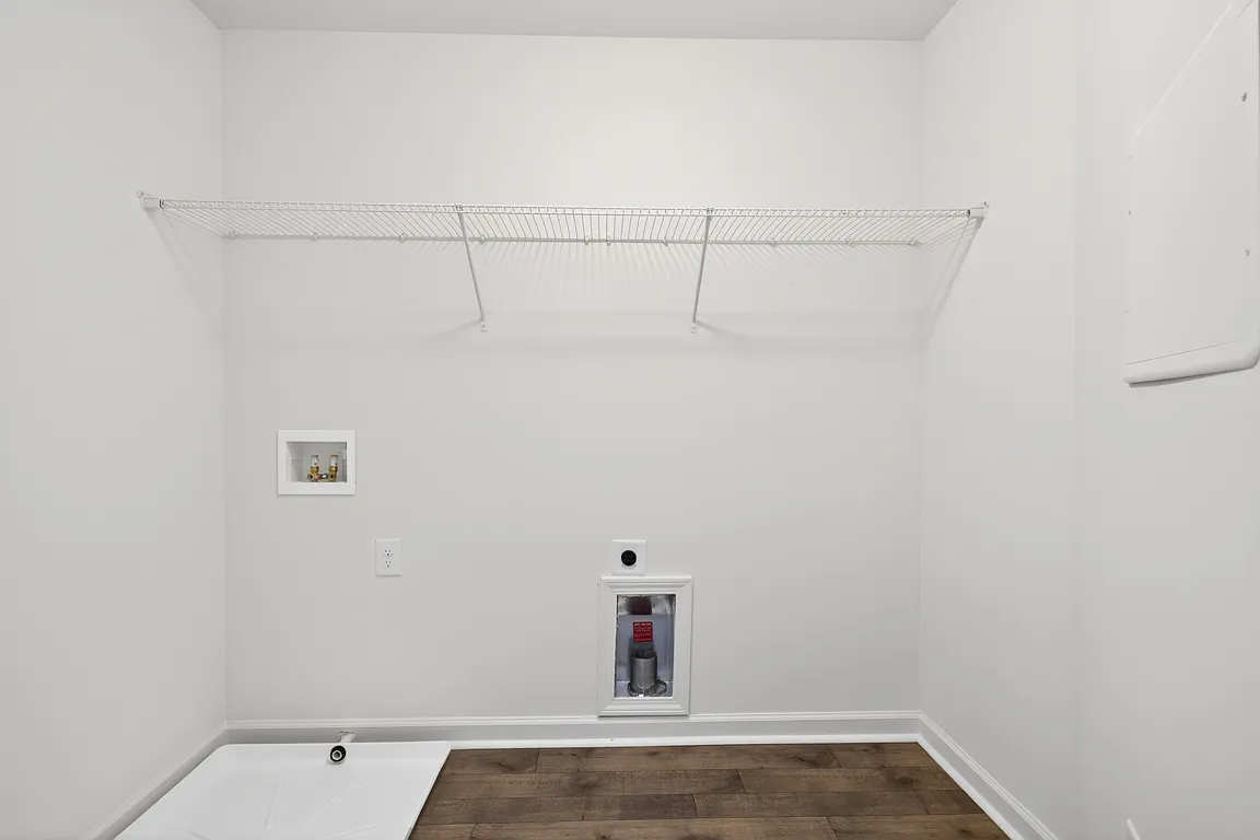 3 bed, 2021 sqft, $2,250 — Photo 2