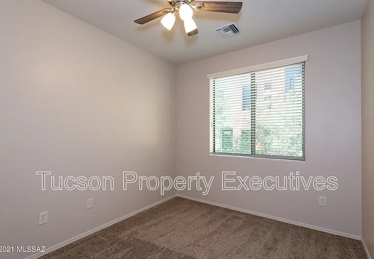 2442 E Emerald Moon Dr #1 — Photo 20