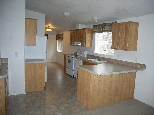 3 bed, 1300 sqft, $1,350 — Photo 3