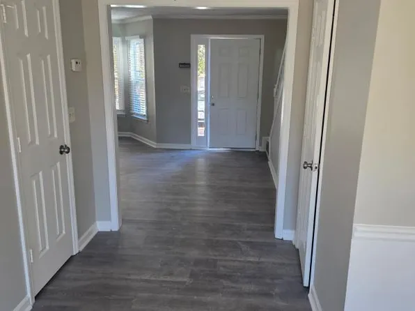 900 Indian Lake Dr NW, Lilburn, GA 30047