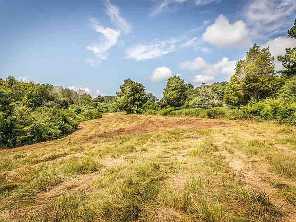 3rd image of 114 Hipshire Hollow Rd