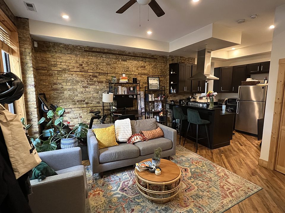 1st image of 936 N Wolcott Ave APT 1F