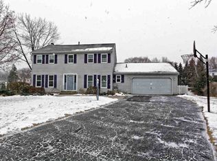 5 Sheffield Cir, Loudonville, NY 12211