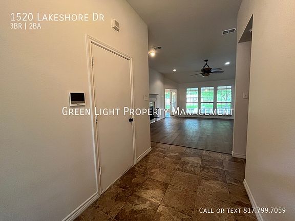 3rd image of 1520 Lakeshore Dr