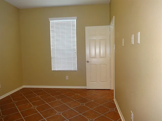 2302 Turnbury Elm Ct — Photo 17