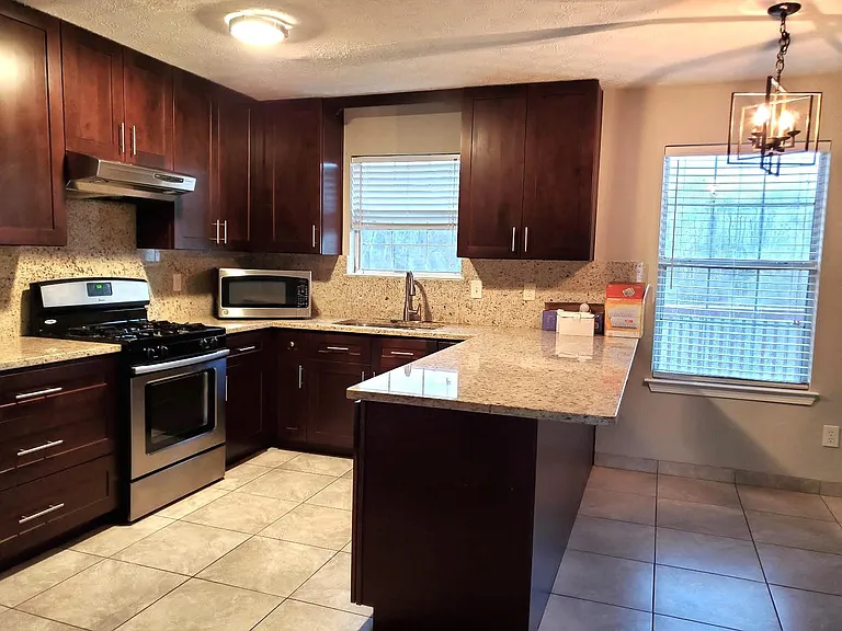 1294 Sydney Pond Cir — Photo 6