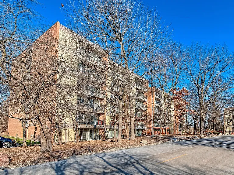 6010 Oakwood Dr #1H — Photo 2