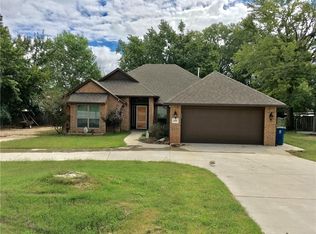 402 S Davidson Rd, Midwest City, OK 73130