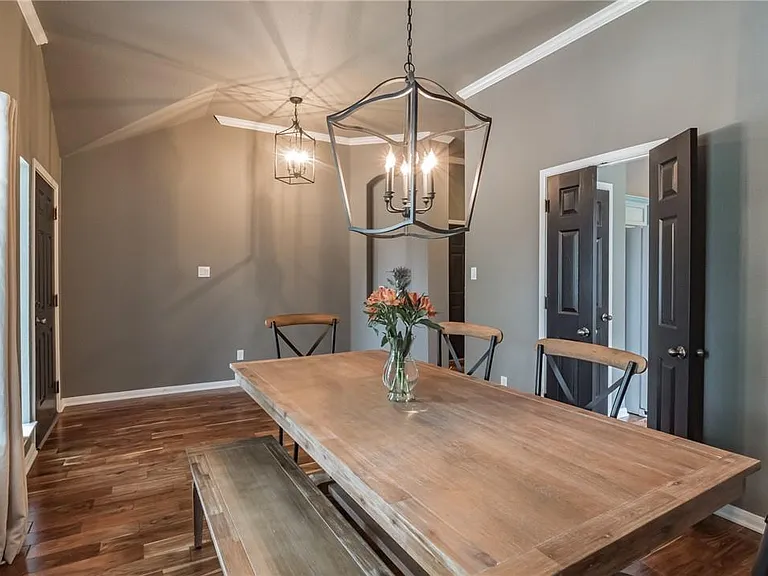 403 Rosedale Blvd — Photo 13