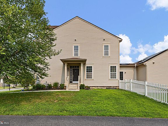 3rd image of 2332 E Palladio Pl