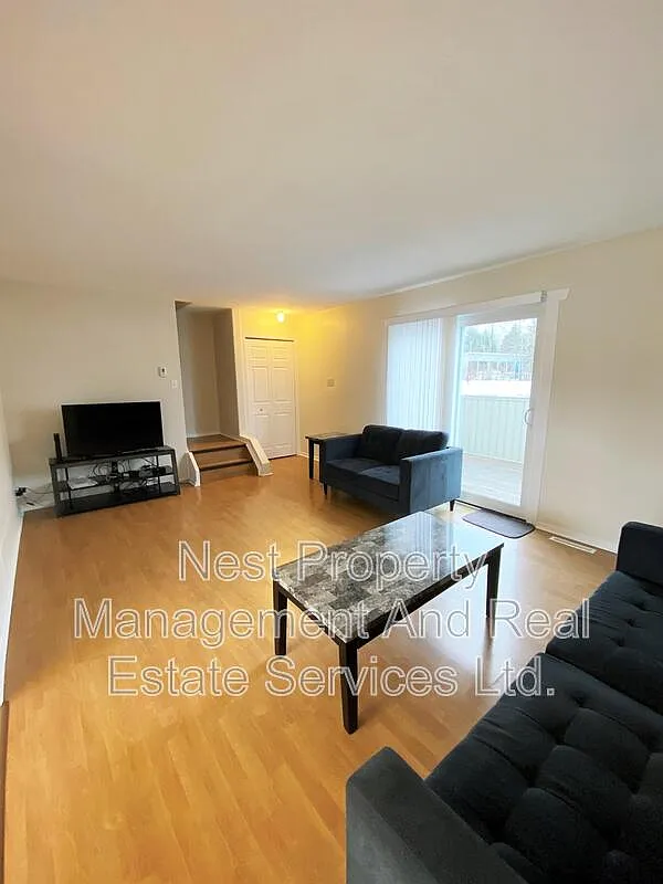 3 bed, 1.0 bath, $1,995 — Photo 2