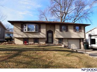 6710 S 82nd St, Ralston, NE 68127
