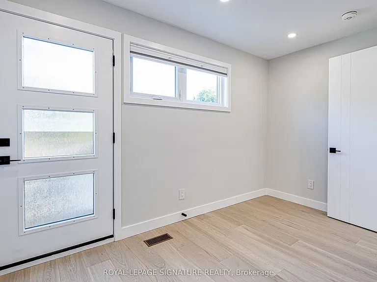 20 Kewbeach Ave #LANEWAY UPPER — Photo 23