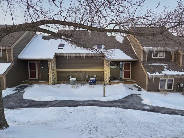 107 E Point Dr, Galena, IL 61036