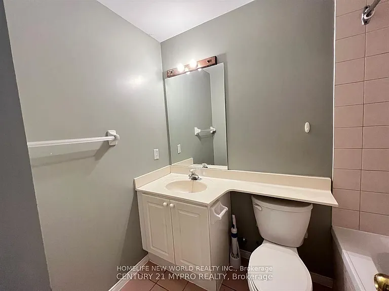 555 Yonge St #513 — Photo 19