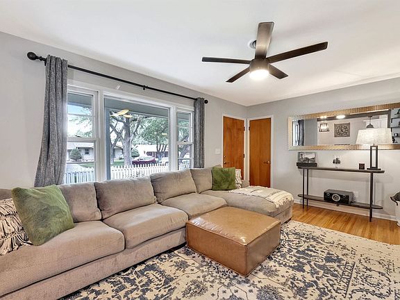4th image of 4211 W 9th St N