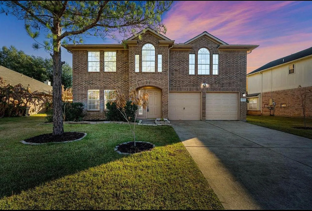 8823 Emerald Heights Ln — Photo 2