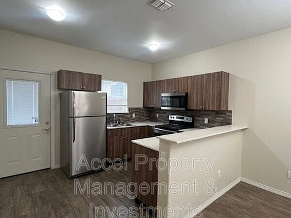 4th image of 3905 Hawthorne Ave #4