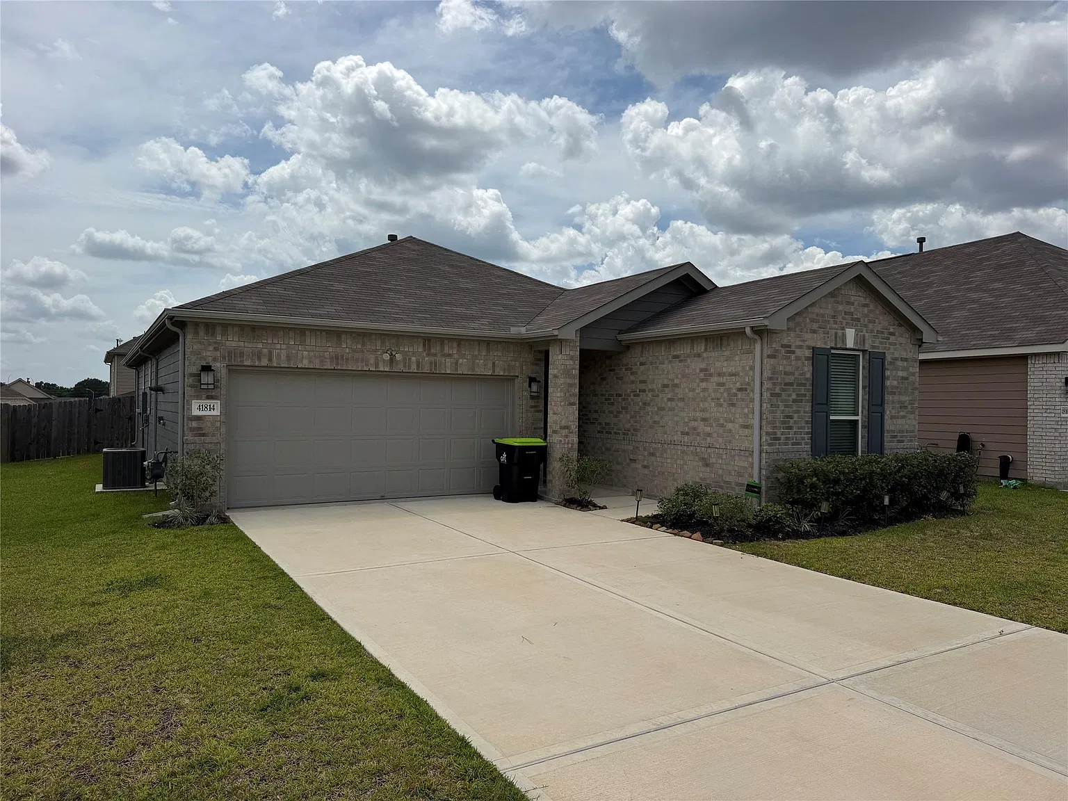 3 bed, 2.0 bath, 1621 sqft, $1,800 — Photo 2