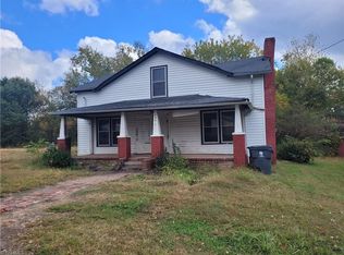405 Brook St, Walnut Cove, NC 27052