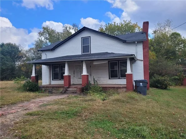 405 Brook St, Walnut Cove, NC 27052