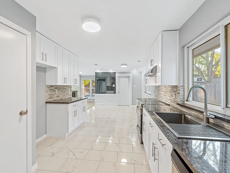 1363 Westgreen Blvd — Photo 36
