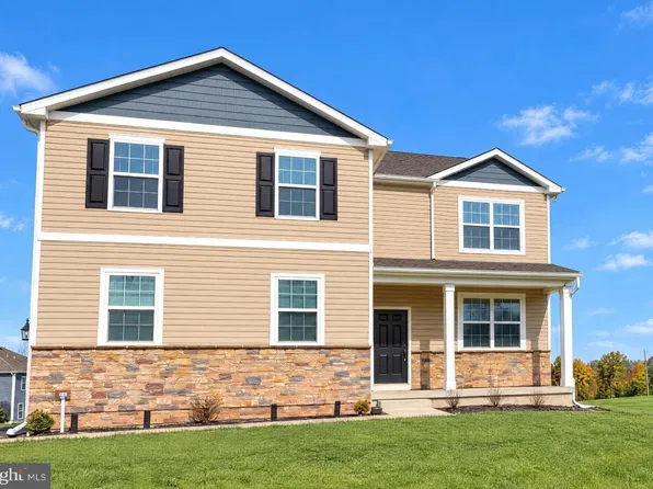 30 Eloise Dr, Gilbertsville, PA 19525