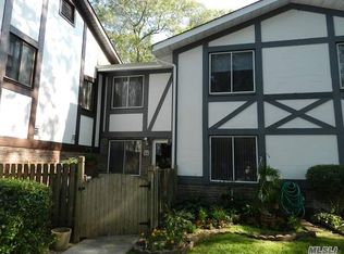 35 Birchwood Rd, Coram, NY 11727