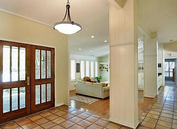 3rd image of 6945 Hillwood Cir