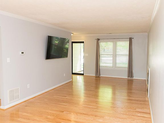 4th image of 4909 Rockford Ct
