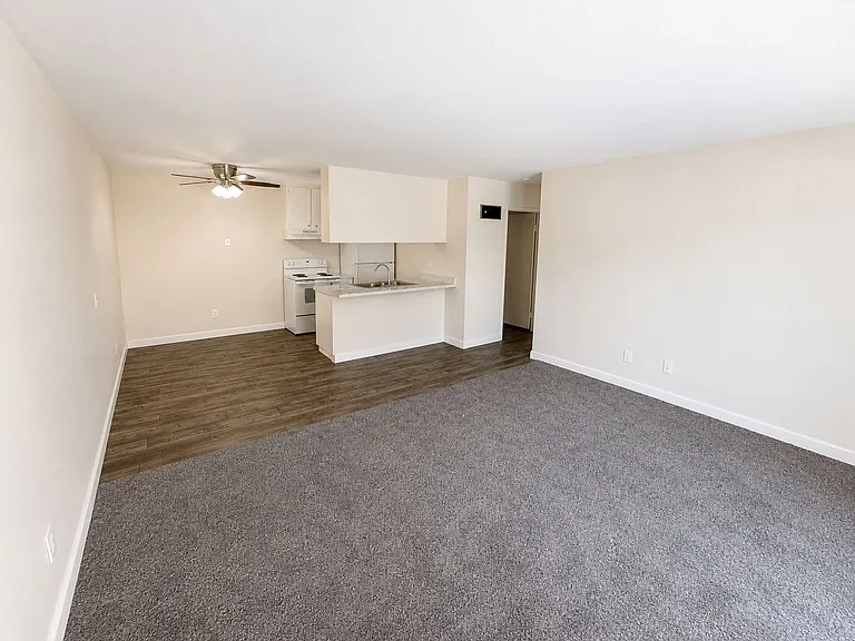 Summit Creek Apartments — Photo 16