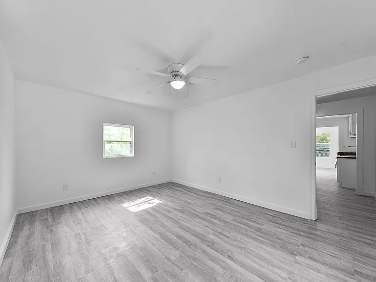 2721 Colima St — Photo 12
