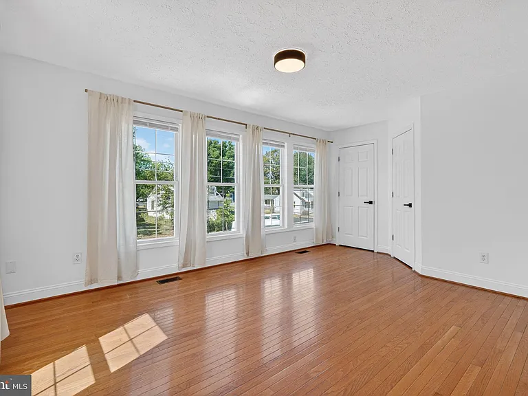 1609 Airport Ave — Photo 13