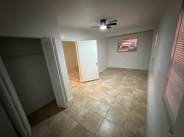 4910 NW 40th St, Gainesville, FL 32606